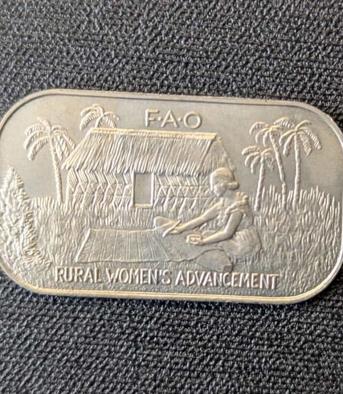 Moneda Rectangular de Tonga - 1 Pa'anga 1980 "FAO - Mujeres Rurales"
