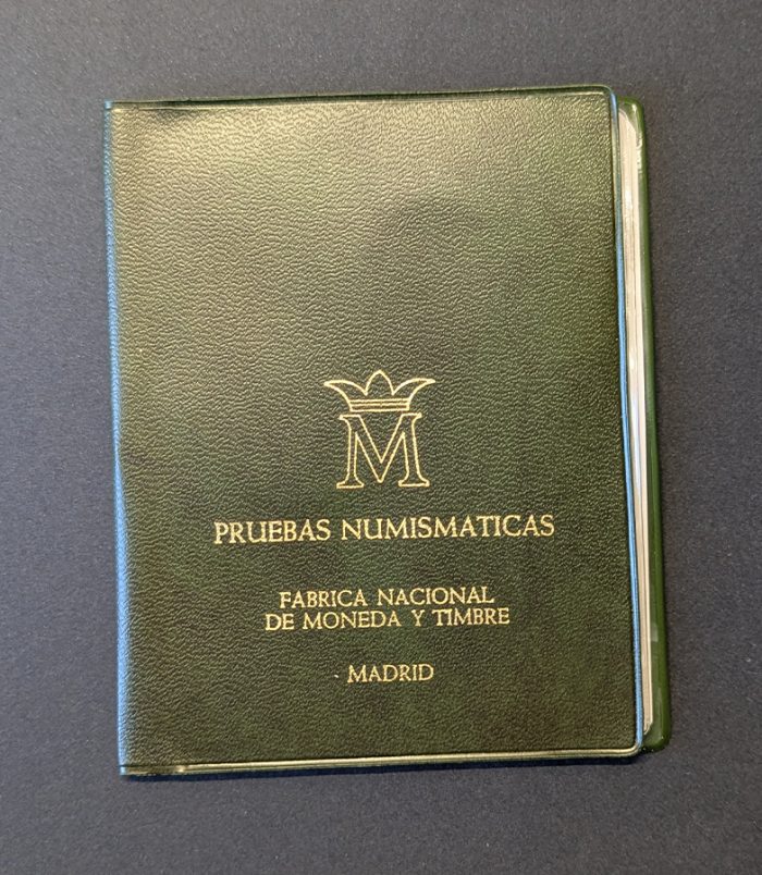 item-04 Cartera oficial FNMT 1977 (E-77) - Estuche Verde "Pruebas Numismáticas"